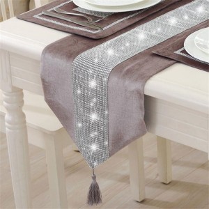 Bieżnik CLARE VELVET Cyrkonie 33x180 Cafe